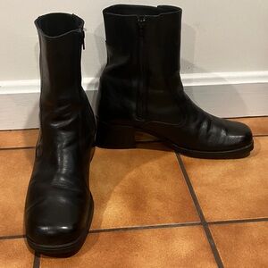 Santana Canada Black Leather Ankle Boots 10